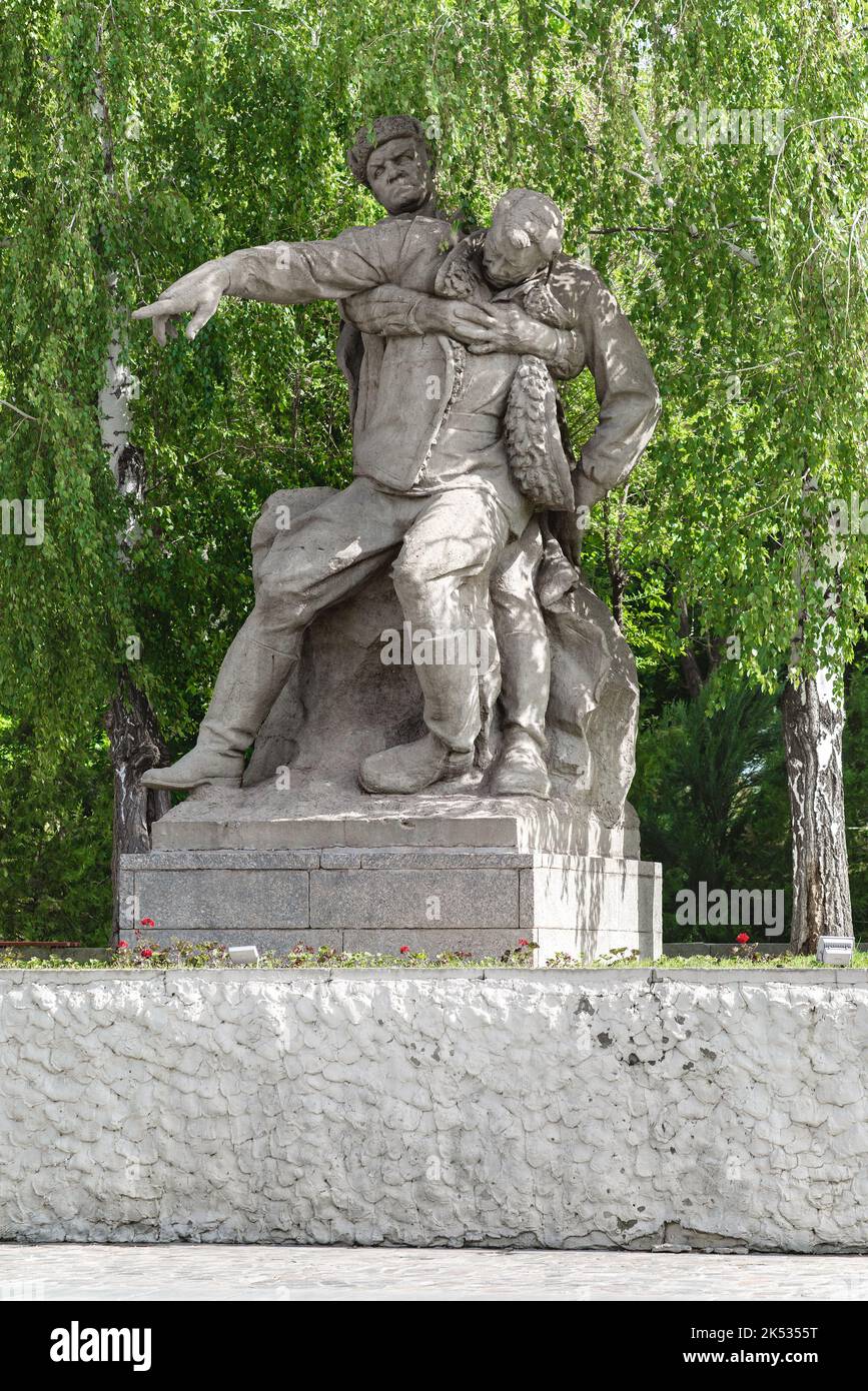 Wolgograd, Russland - 17 2022. Mai: Mamaev Kurgan. Heroes` Square, skulpturale Komposition zwei Soldaten Stockfoto